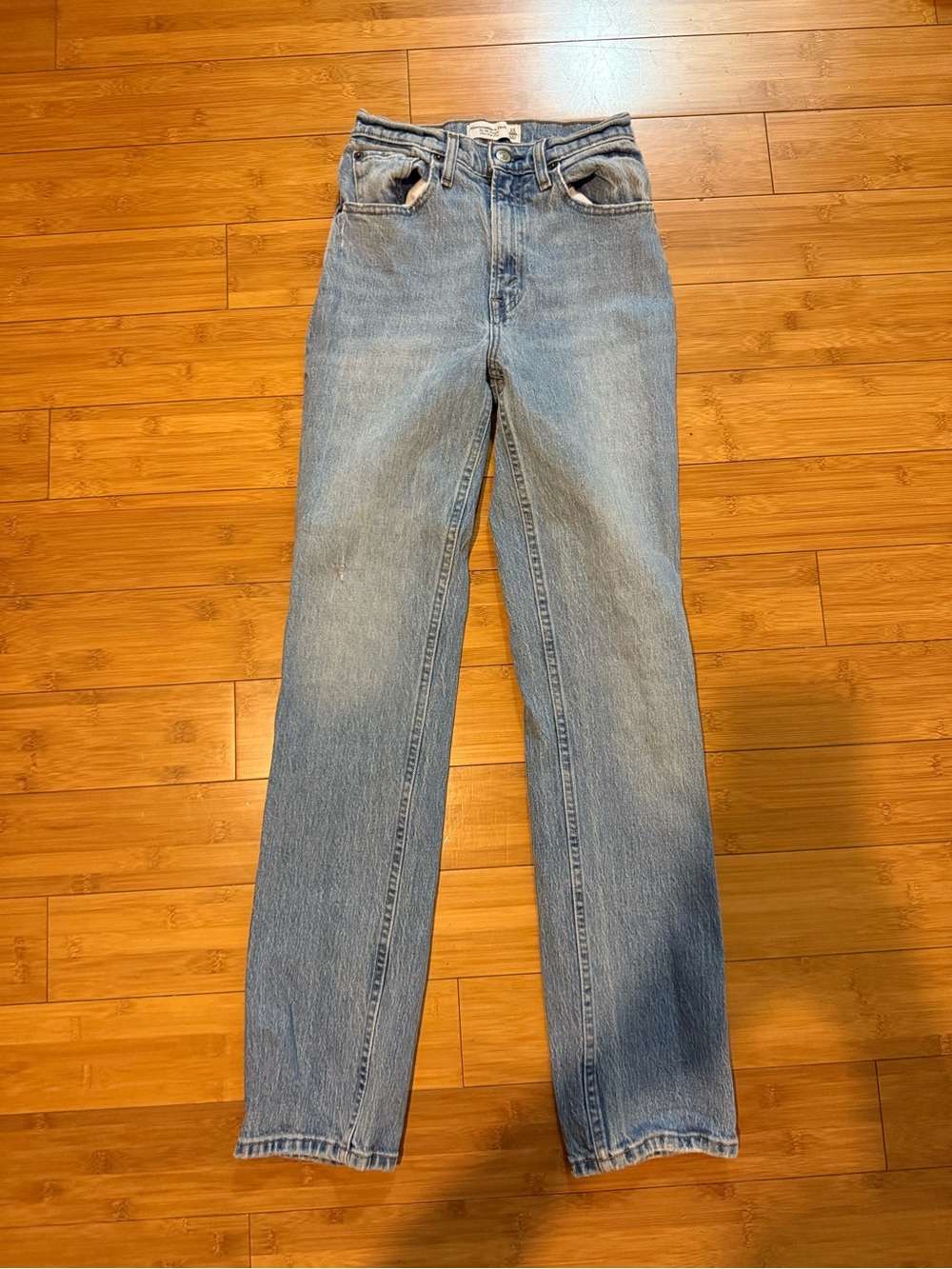 Abercrombie & Fitch Women’s Medium Light Blue Straight-Leg Jeans